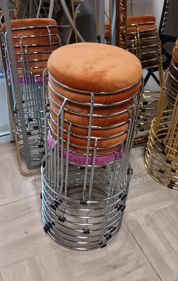 Round Stool · Photo 1