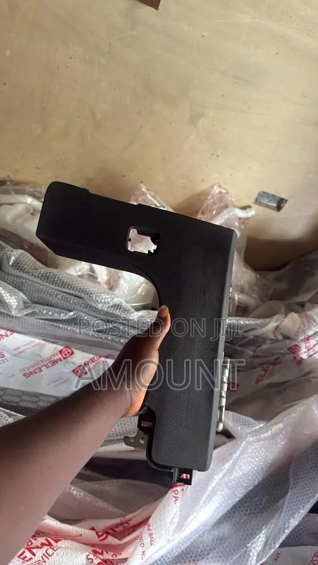Honda CR-V 2023 Knee Airbag · Photo 1