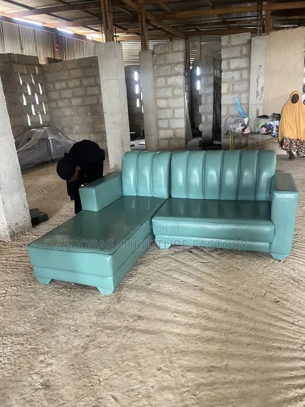5 Seater Lshape Italian Leather Sofa · Photo 1