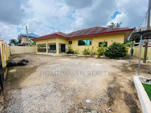 5bdrm House in Westland, Medifem Area for rent · Photo 1