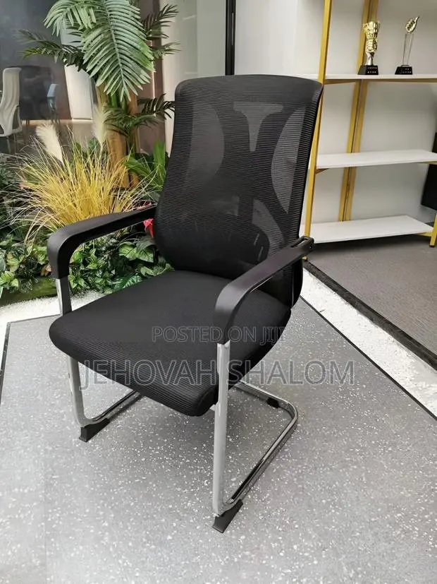 Swivel Chair · Photo 1