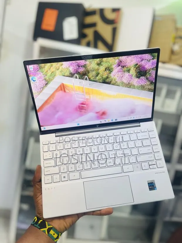 Laptop HP Envy 13-Ba 16GB Intel Core I5 SSD 512GB · Photo 1