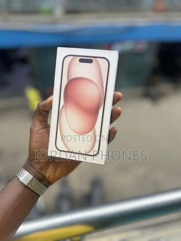 New Apple iPhone 15 128 GB Pink · Photo 1