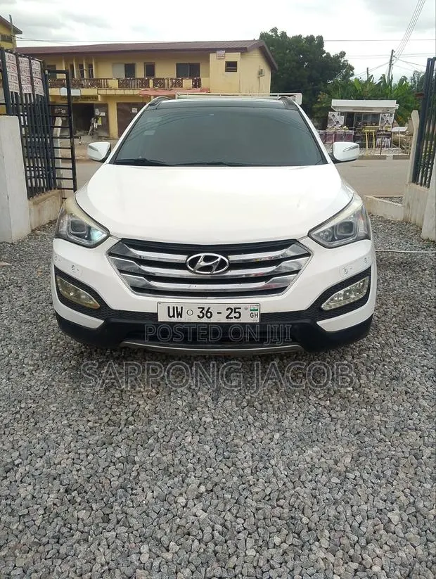 Hyundai Santa Fe 2014 White · Photo 1