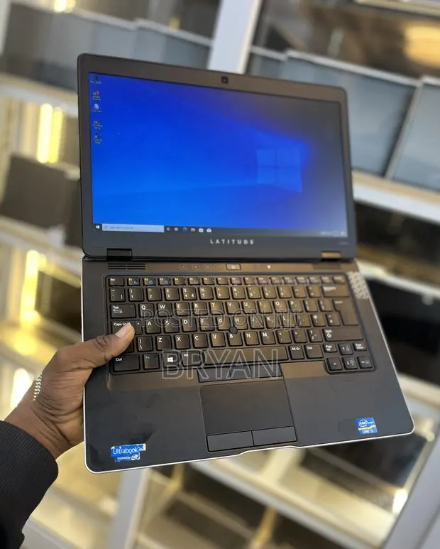 Laptop Dell Latitude 6430u 8GB Intel Core i5 SSD 128GB · Photo 1