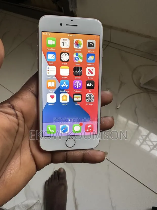 Apple iPhone 7 32 GB Rose Gold · Photo 1