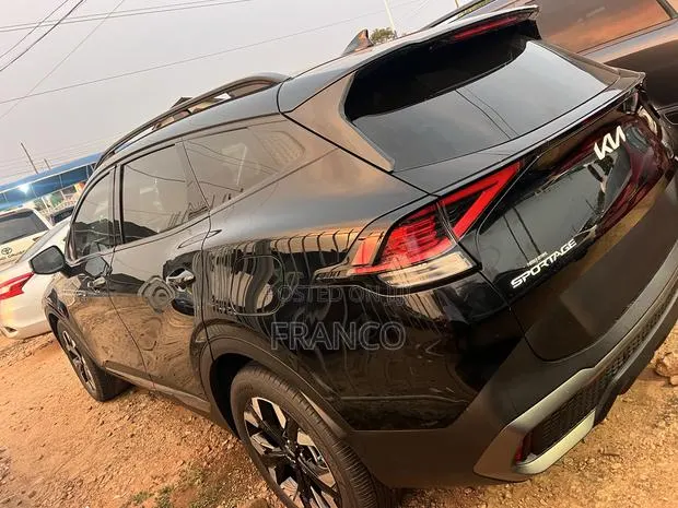 Kia Sportage X-Pro 2024 Black · Photo 1