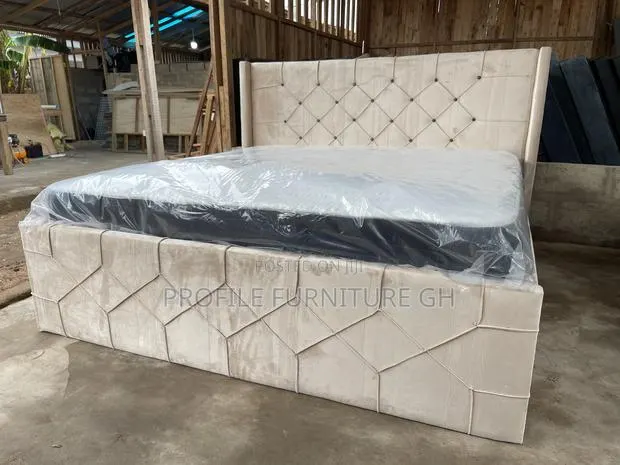 Queen Size 72x75 Bedframe With Mattress// Durable And Luxurious · Photo 1