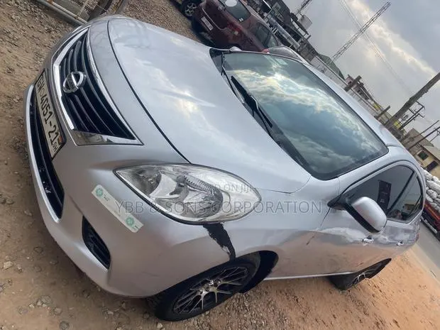 Nissan Versa 2013 Silver · Photo 1