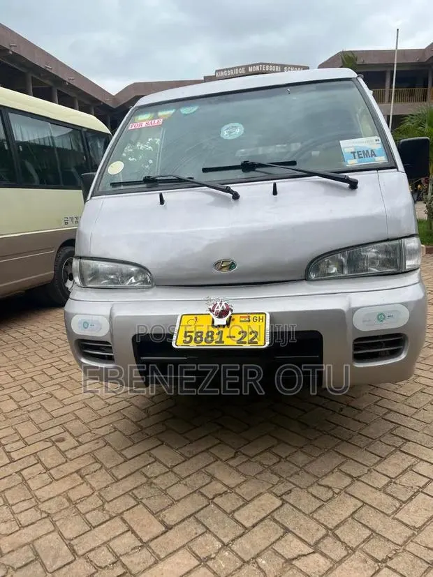 Hyundai H-100 2002 Grey · Photo 1