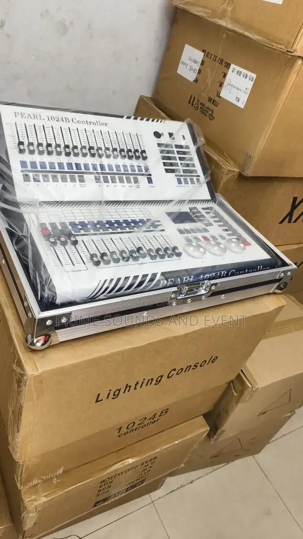 Pearl DMX Console · Photo 2