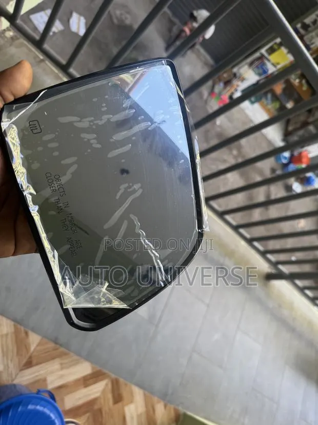 Toyota Tundra 2008 to 2016 Mirror Glass · Photo 1