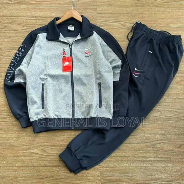 Nike Tracksuit · Photo 1