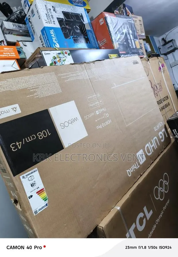 Lg 43 Smart Uhd (43ur7800) Satellite Led Tv · Photo 1