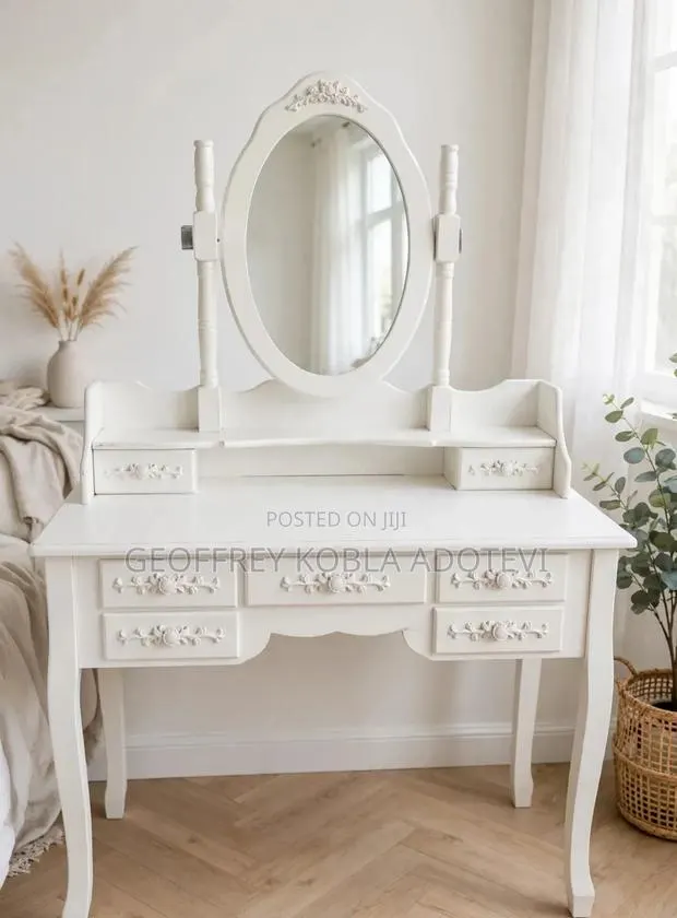 White Dressing Table/Mirror With 5 Drawers for Sale · Photo 1