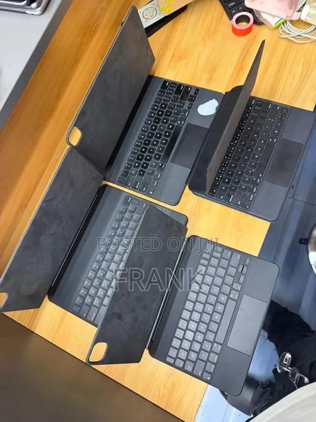 Magic Keyboard · Photo 1