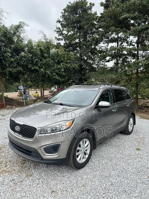 Kia Sorento 2.4L L FWD 2017 Gray · Photo 2