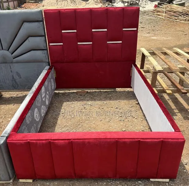 Redyish Bed ( Cash in Delivery) · Photo 1