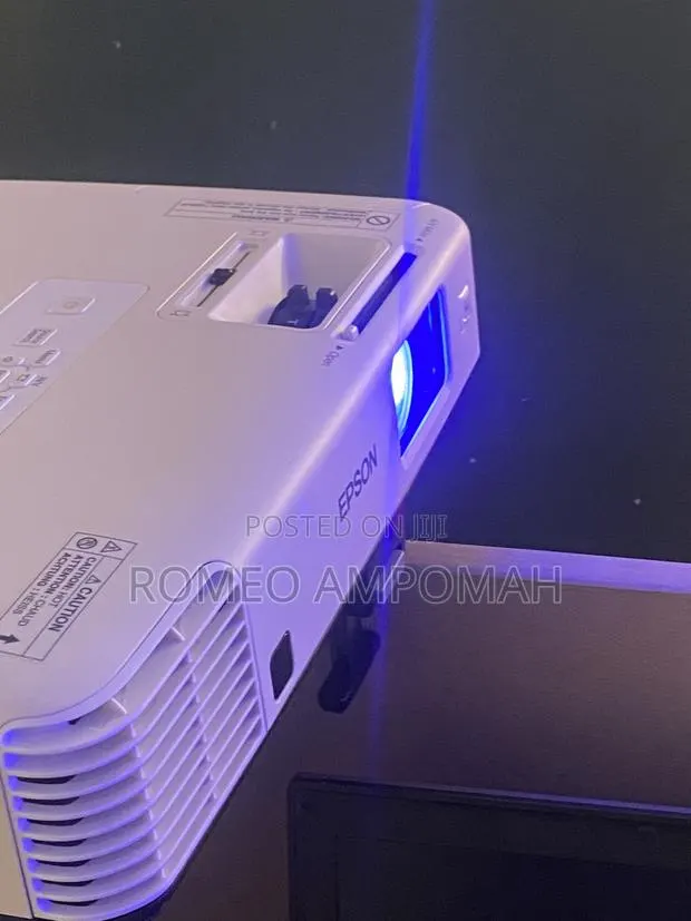 Epson Projector EB 1880 Outdoor Projector With High Lumen · Photo 1