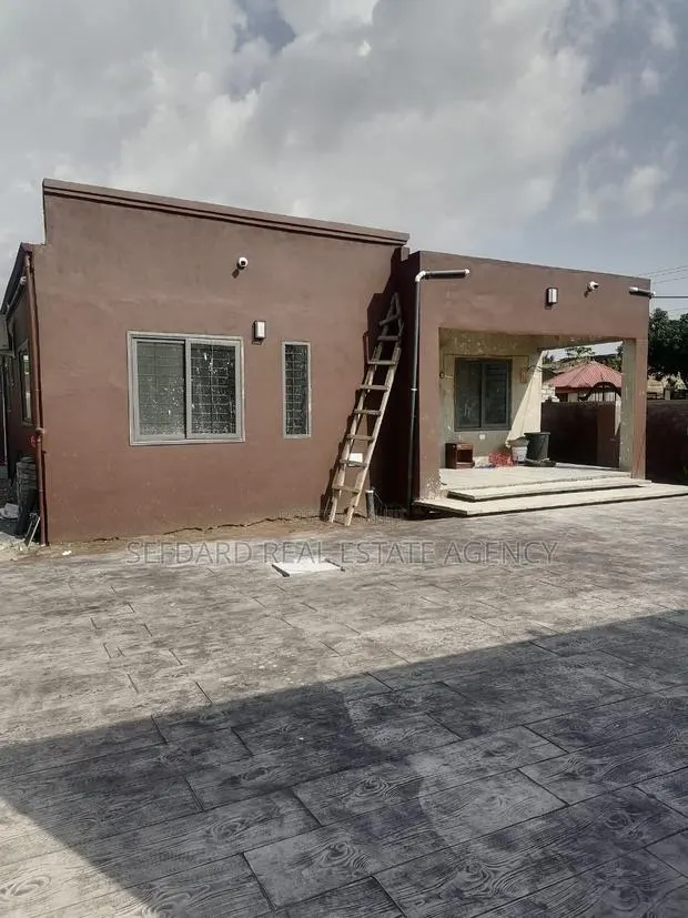 3bdrm House in Sefdard Properties, Amasaman for sale · Photo 1