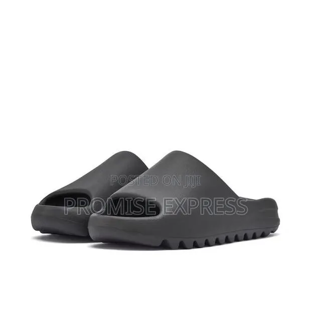 Adidas Yeezy Slides Size 43 · Photo 1