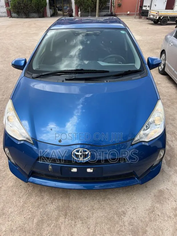 Toyota Aqua 2015 Blue · Photo 1