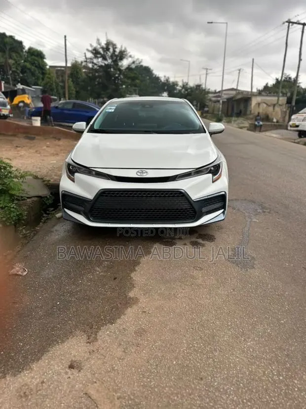 Toyota Corolla SE 2020 White · Photo 1