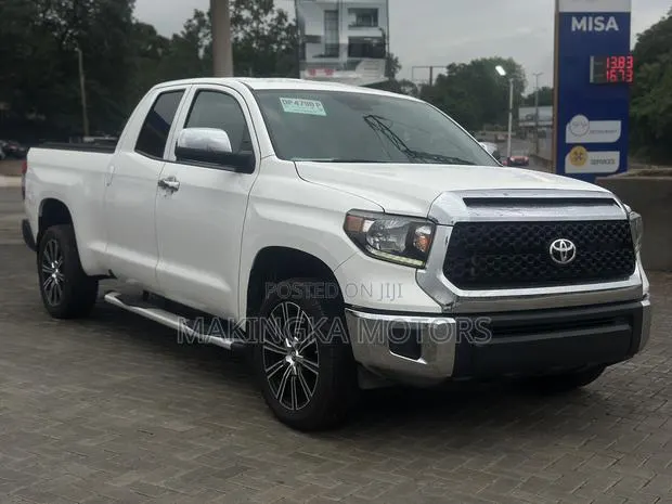 Toyota Tundra SR 2021 White · Photo 1