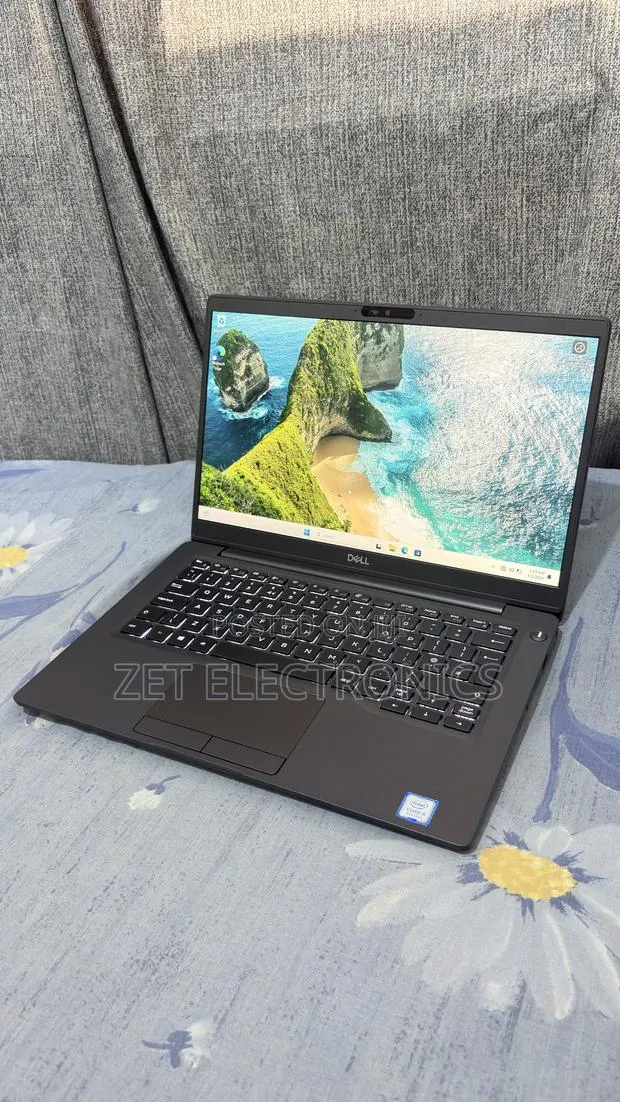 Laptop Dell Latitude 7300 8GB Intel Core i5 SSD 256GB · Photo 1