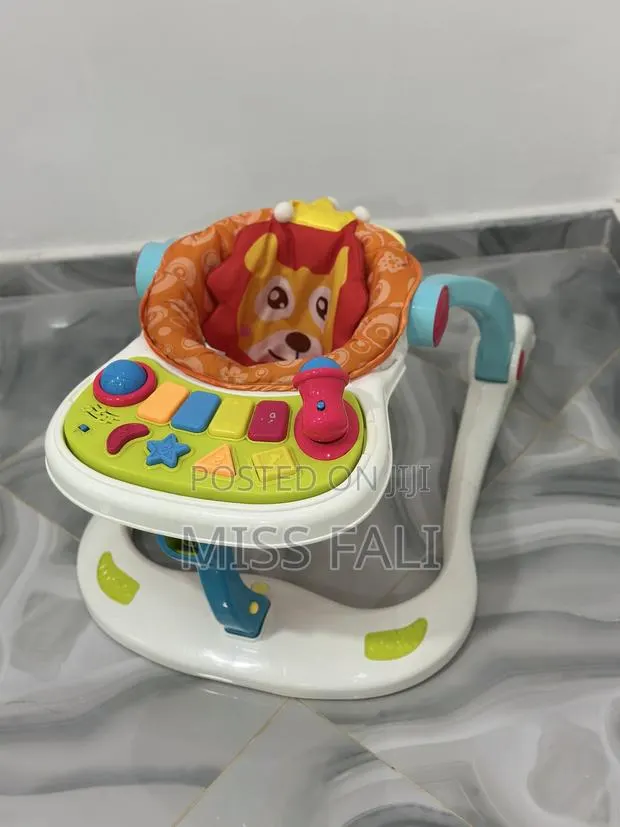 Multifunctional Baby Walker. Good Condition · Photo 1