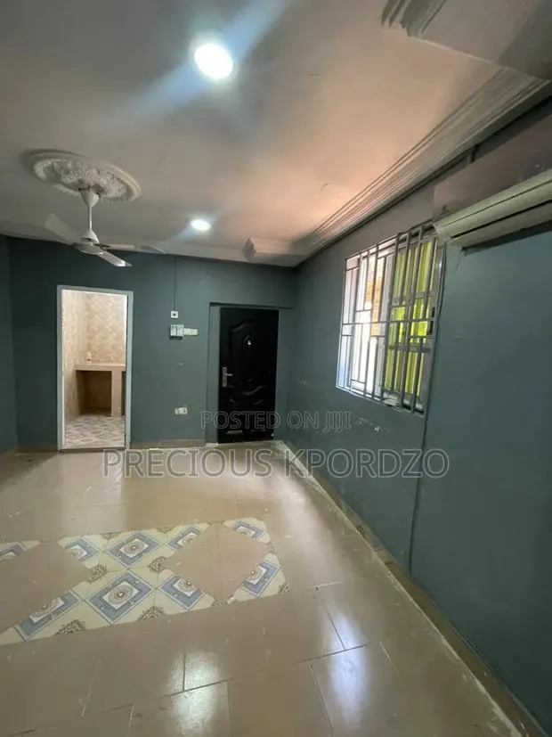 1bdrm Room & Parlour in Lakeside Comm 1 for rent · Photo 1