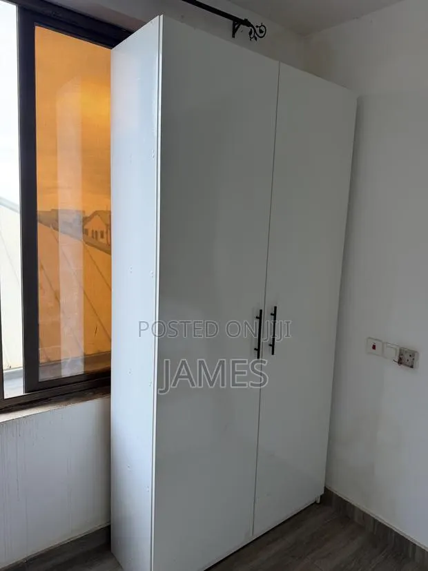 Wardrobe Closet · Photo 1