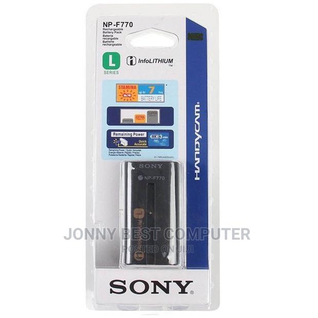 Sony F700 Batteries · Photo 2
