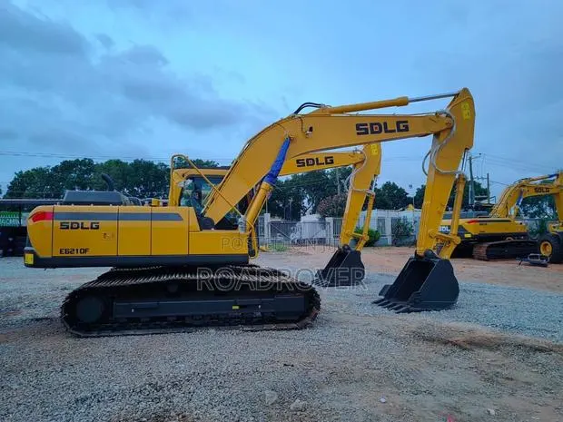 SDLG Excavator · Photo 1
