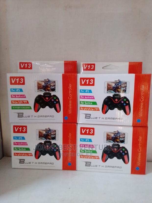 V13 Bluetooth Phone Game Pad · Photo 2