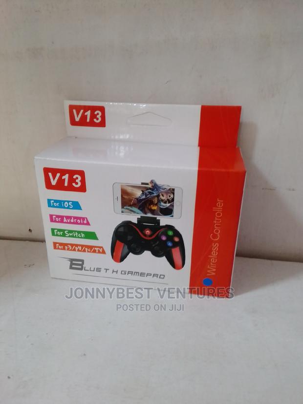 V13 Bluetooth Phone Game Pad · Photo 3
