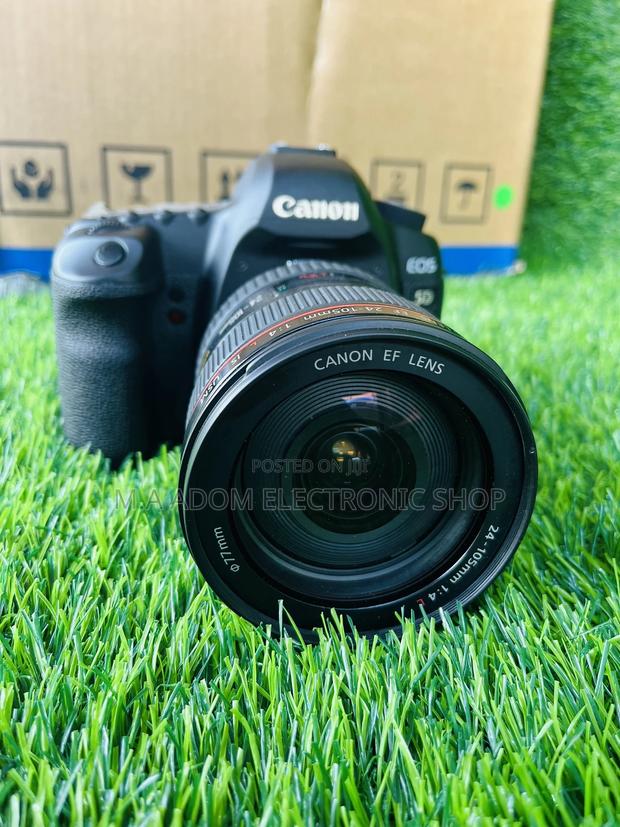 Brand New 5D Mark Ii Body Only With Lens 24-105mm USM · Photo 1