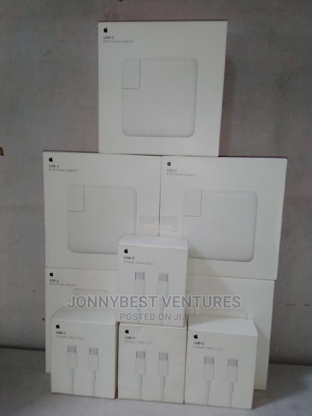 Macbook Type C 61W Charger · Photo 3