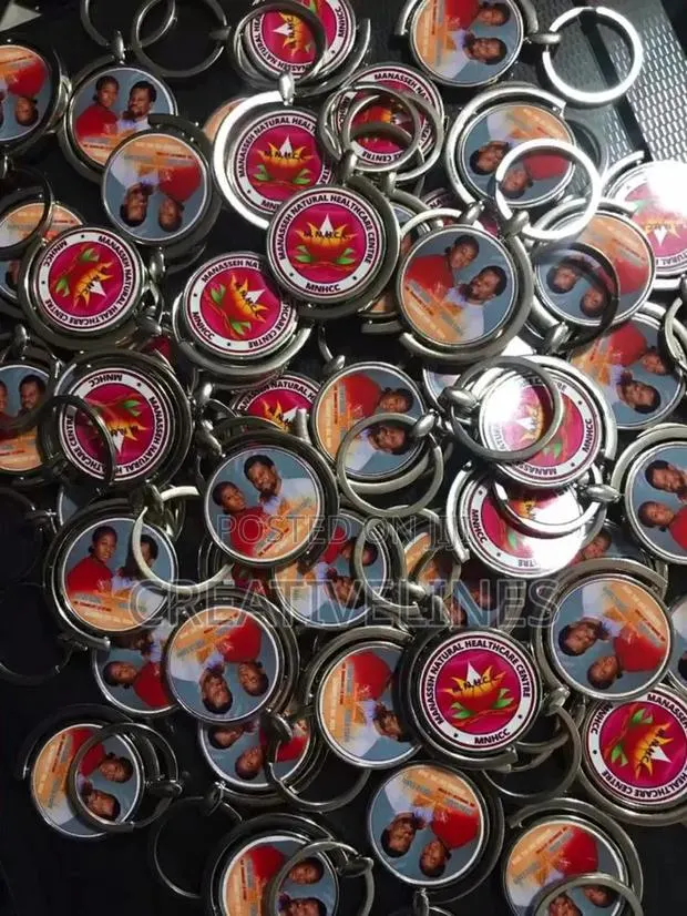 Weeding Keyrings · Photo 1