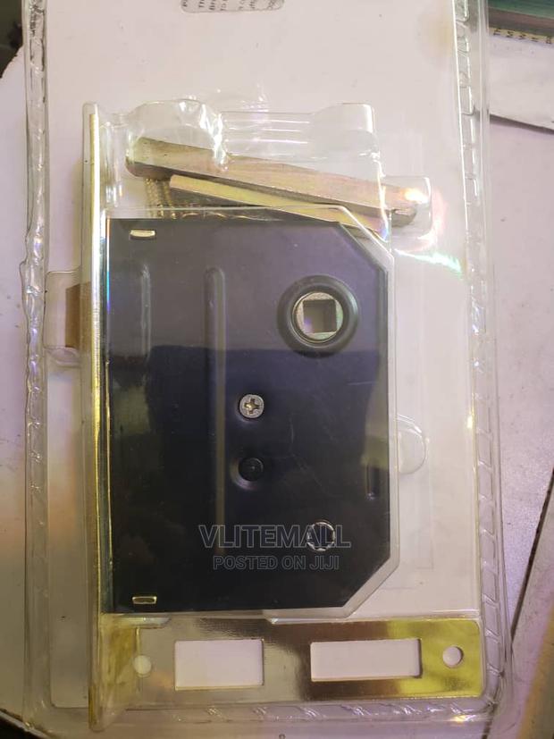Bellissimo-Indicater Privacy Door Lock Set · Photo 2