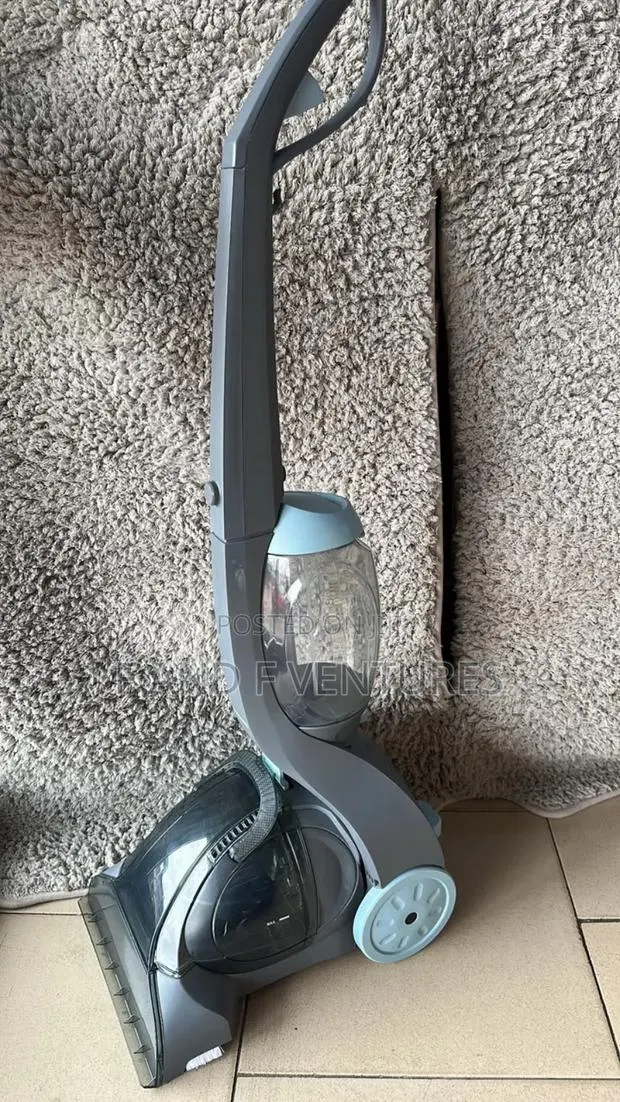 Powerful Carpet Washer - UK · Photo 1