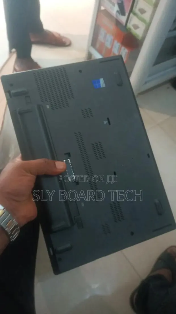 Laptop Lenovo ThinkPad T460 8GB Intel Core I5 SSD 128GB · Photo 1