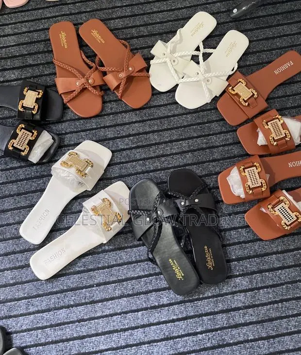 Women's Flat Slide Sandals | Stylish Casual Slippers for Everyday Wear · Photo 1