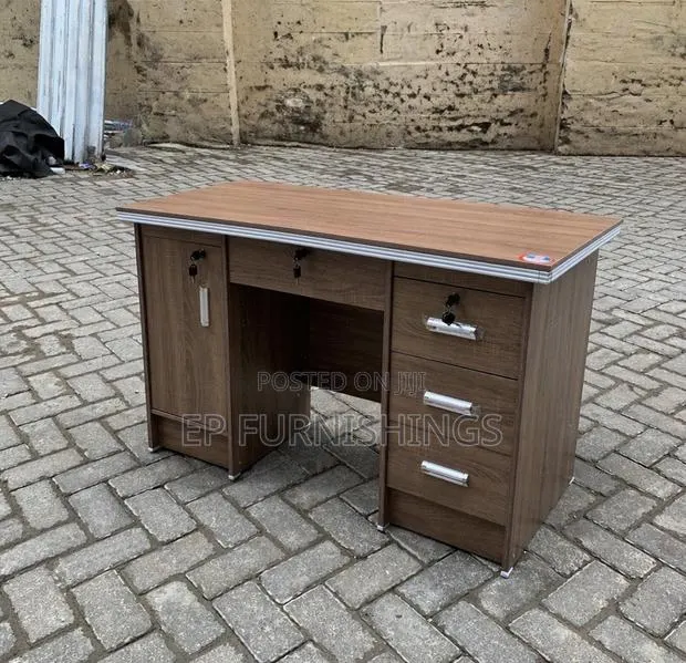 1.2m Office Desk · Photo 1