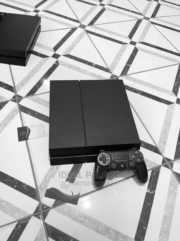Standard Ps4 With 8 Games · Photo 3