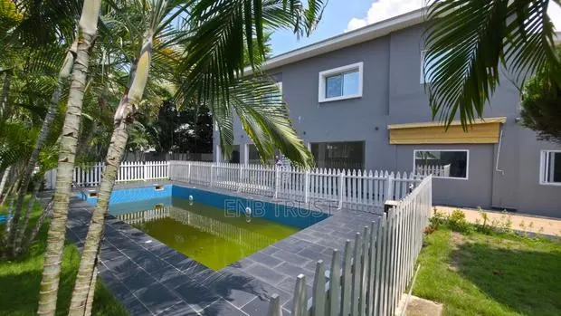 7bdrm Duplex in Labone, Coffee Shop Area for rent · Photo 1