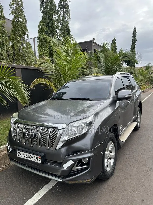 Toyota Land Cruiser Prado 2017 Gray · Photo 1
