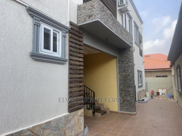 Furnished 2bdrm Apartment in Living Large, Adjiriganor for Rent · Photo 1