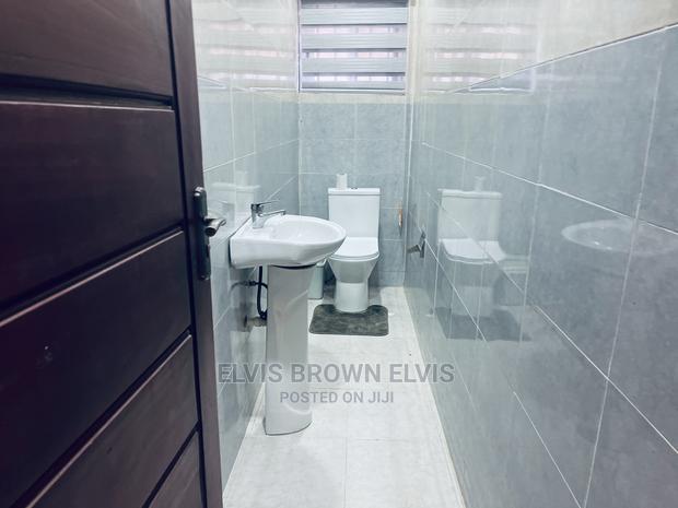 Furnished 2bdrm Apartment in Living Large, Adjiriganor for Rent · Photo 7