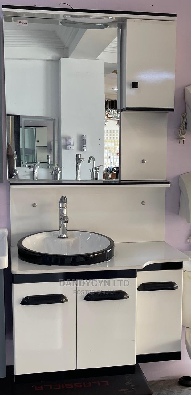 Cabinet/ Vanity Wash Hand Basin · Photo 2